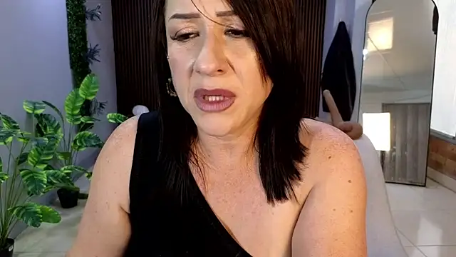 camil_milfdream's cam snapshot