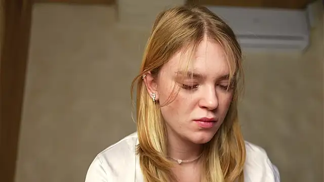 Cyber_Love_'s cam snapshot