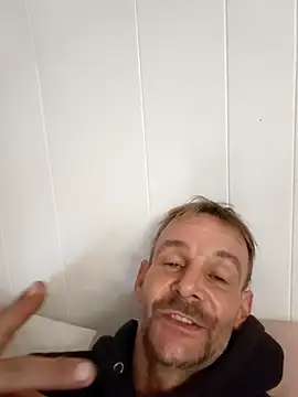 Hungwell1515 live sex cam