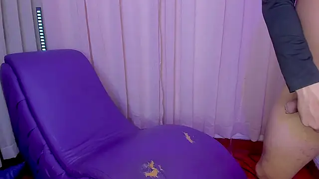 Yourslust_ live sex cam