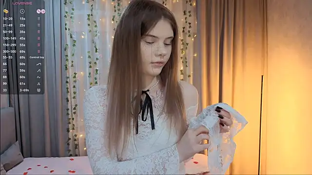 CarolinePepper's cam snapshot