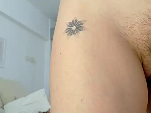 MissFrenchy's cam snapshot