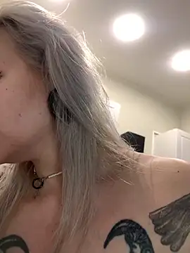 DriveThruDolls live sex cam