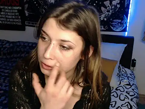 AlienforTwenty's cam snapshot