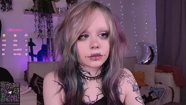 Lollyshy live sex cam