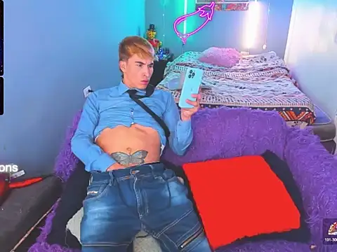 Latin_boysxxxx's cam snapshot