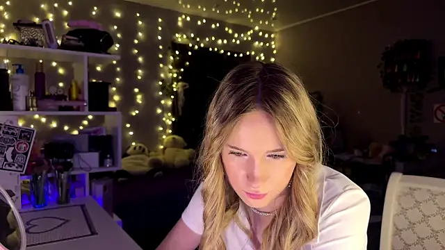 amily_sunray's cam snapshot