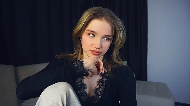 EarthaStinett's cam snapshot