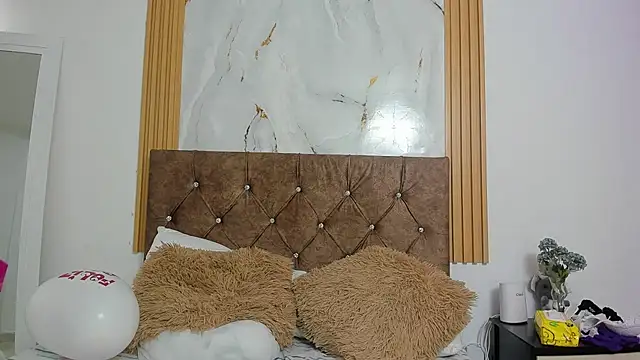 Candyfox2606's cam snapshot