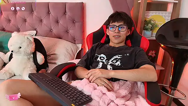 PepperTwink live sex cam