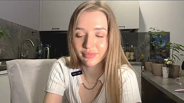 BeaCazin live sex cam