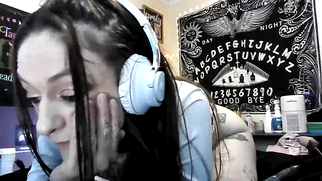 Etherealgoddess222's cam snapshot