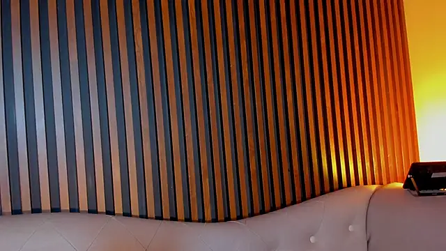 LauraAristizabal live sex cam