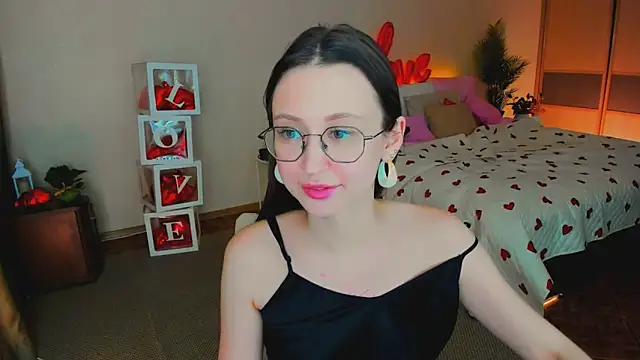 YourLovellyStory's cam snapshot