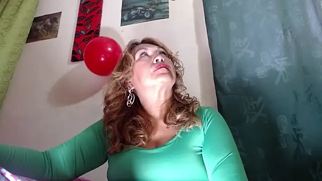 Kazsandraa's cam snapshot