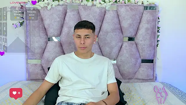 lana_and_liam_'s cam snapshot