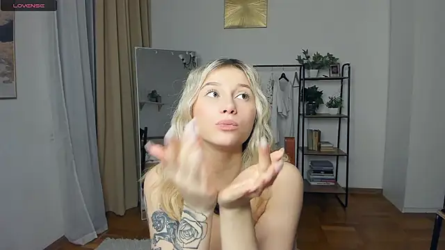 FaaBinaa live sex cam