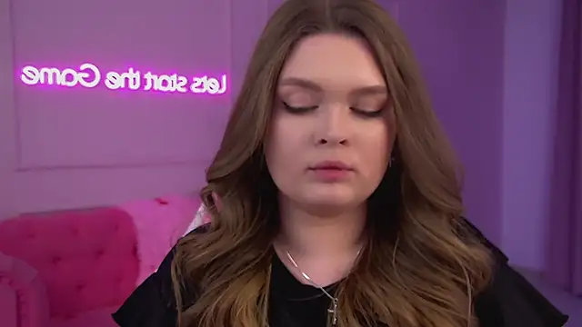 CrystalLyons live sex cam