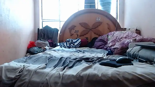 nakedlima live sex cam