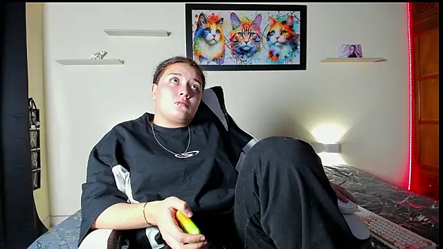 meredit_cris23 live sex cam