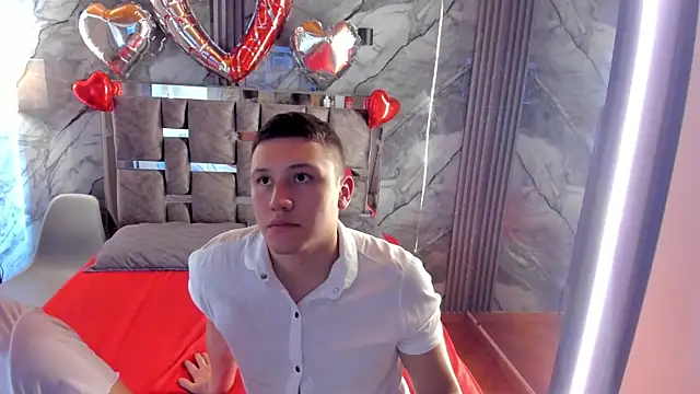 Manson_and_Zoe's cam snapshot