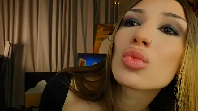 mollyyank's cam snapshot