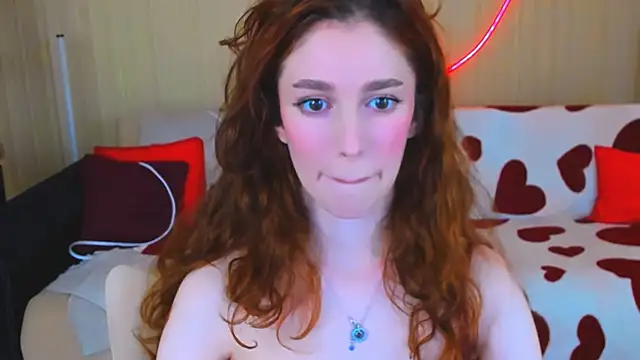 ChristinaConteeree's cam snapshot