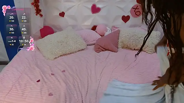 Amara_Brunette01's cam snapshot