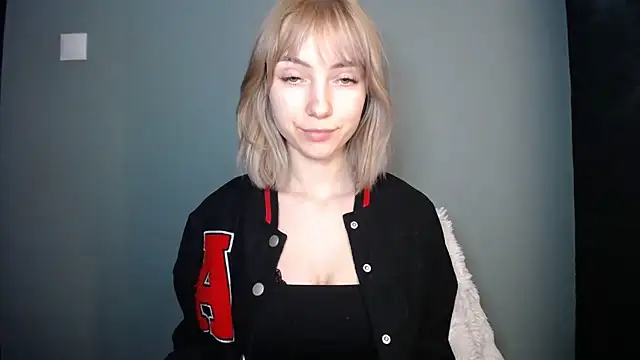 LuciaYoung's cam snapshot