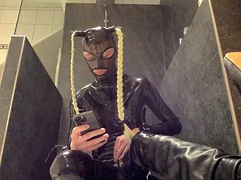 latexluisa live sex cam
