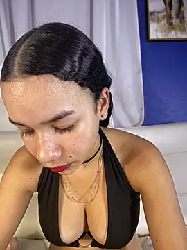 ZoeyFierce's cam snapshot