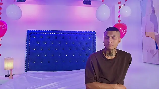 Damian_and_roxanne live sex cam