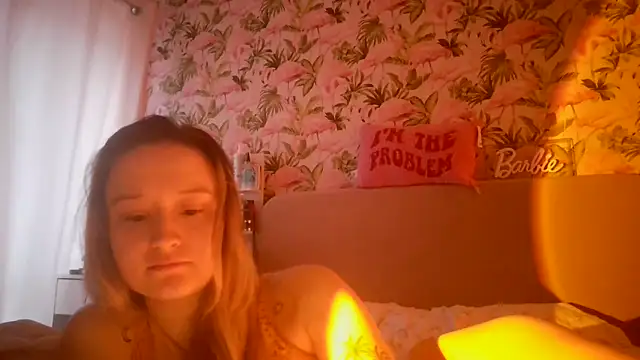 LilyLuck_'s cam snapshot