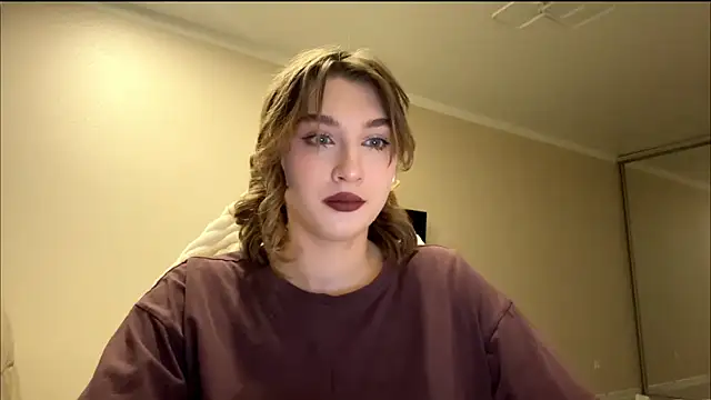 ElliKrovel's cam snapshot