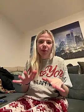 BlondieJujuVibe's cam snapshot