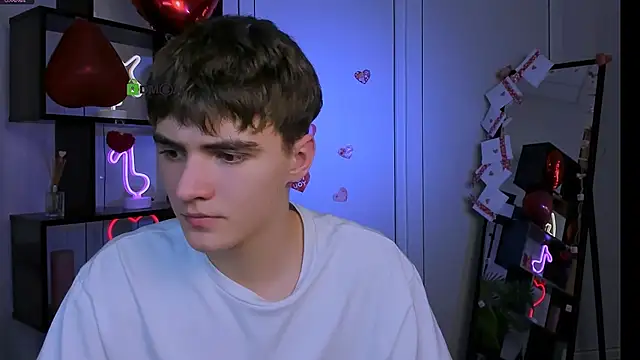 emil_lucky live sex cam