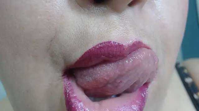 Kerly_Doll live sex cam