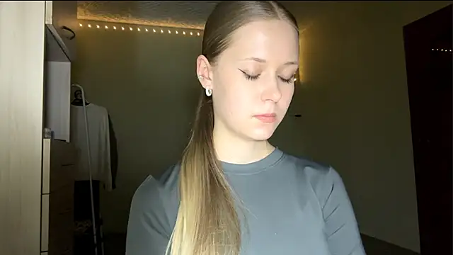 ZaidaSchwarten's cam snapshot