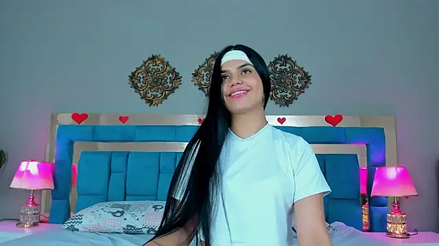 AlaiaDew's cam snapshot