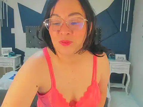 ivy_owen_'s cam snapshot