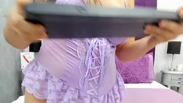 MadelineBeckert live sex cam