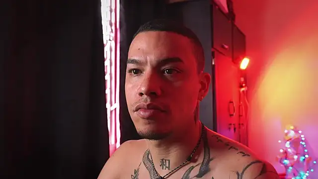 AlphaMasterXxx live sex cam