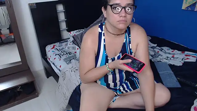 GlendaStarx live sex cam