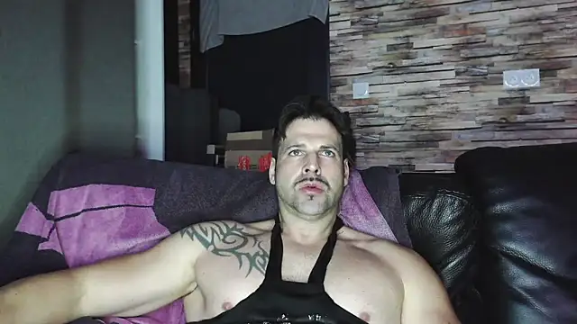 XxBigboybandxX live sex cam