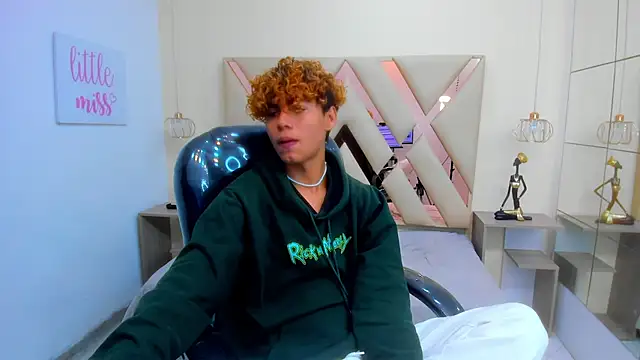 Anyelo_Twink live sex cam