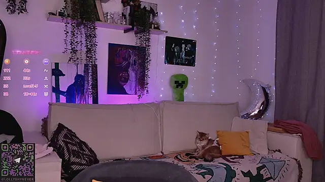 Lollyshy live sex cam