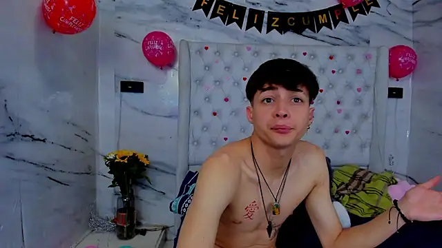 Ari_and_Storm live sex cam