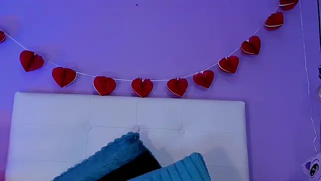 Charlotte11-11 live sex cam