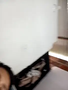 Gissele_Rubi's cam snapshot