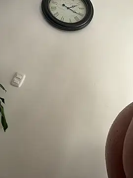 sukhakunis1 live sex cam